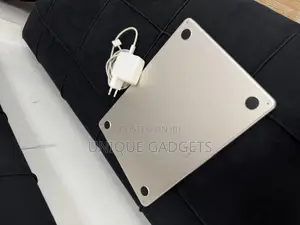 Laptop Apple MacBook Air 2022 M2 8GB Apple M2 SSD 256GB