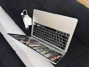 Laptop Apple MacBook Air 2022 M2 8GB Apple M2 SSD 256GB