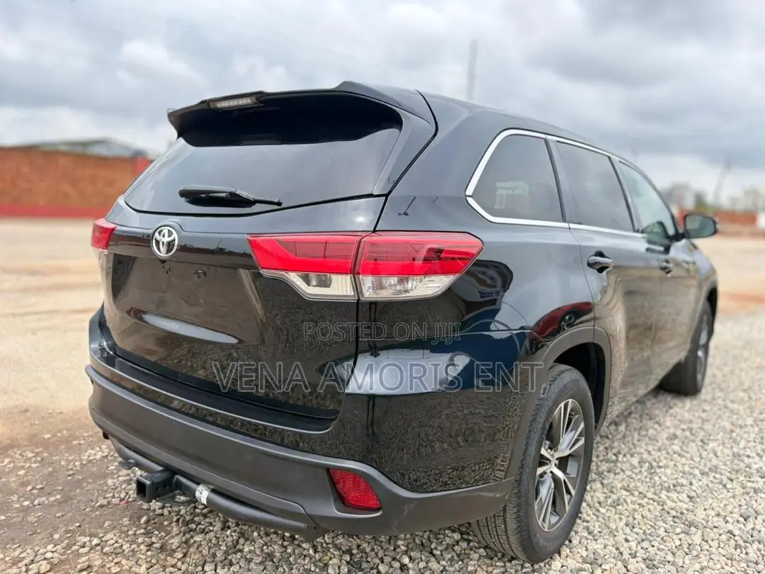 Toyota Highlander LE 4x2 (2.7L 4cyl 6A) 2017 Blue