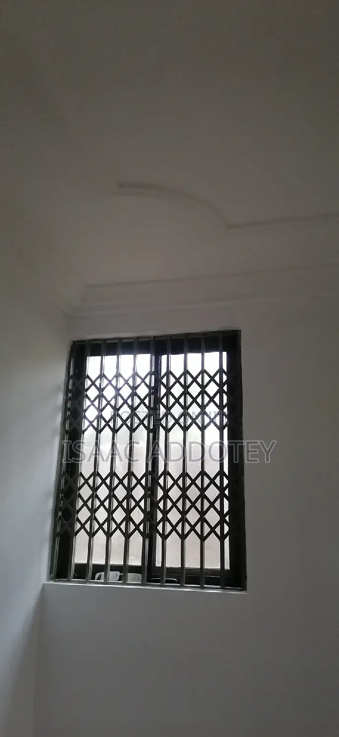 3bdrm Apartment in Spintex Hfc Estate for rent