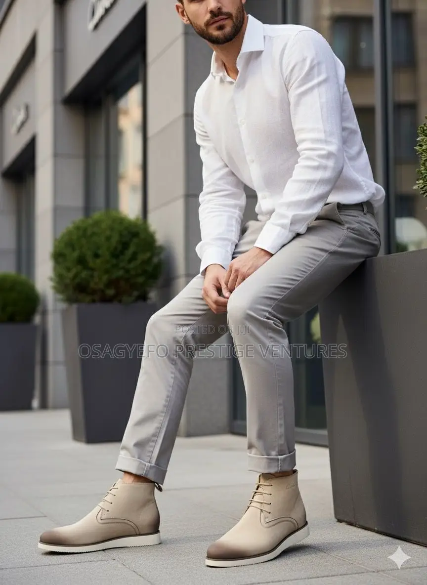 Quality Clarks Boot Beige