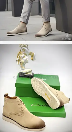 Quality Clarks Boot Beige