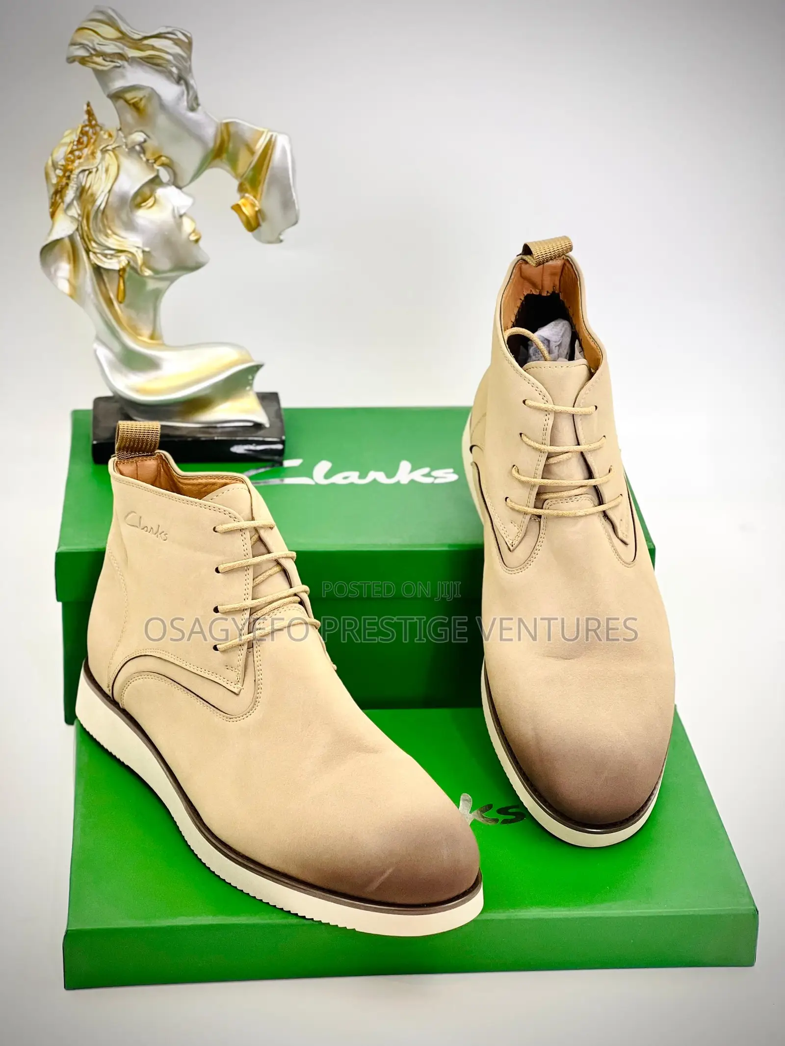 Quality Clarks Boot Beige