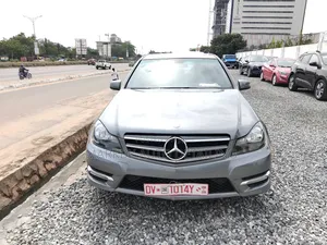 Mercedes-Benz C250 2015 Silver