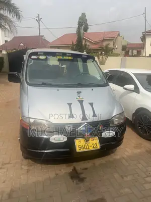 Toyota HiAce 2010 Silver