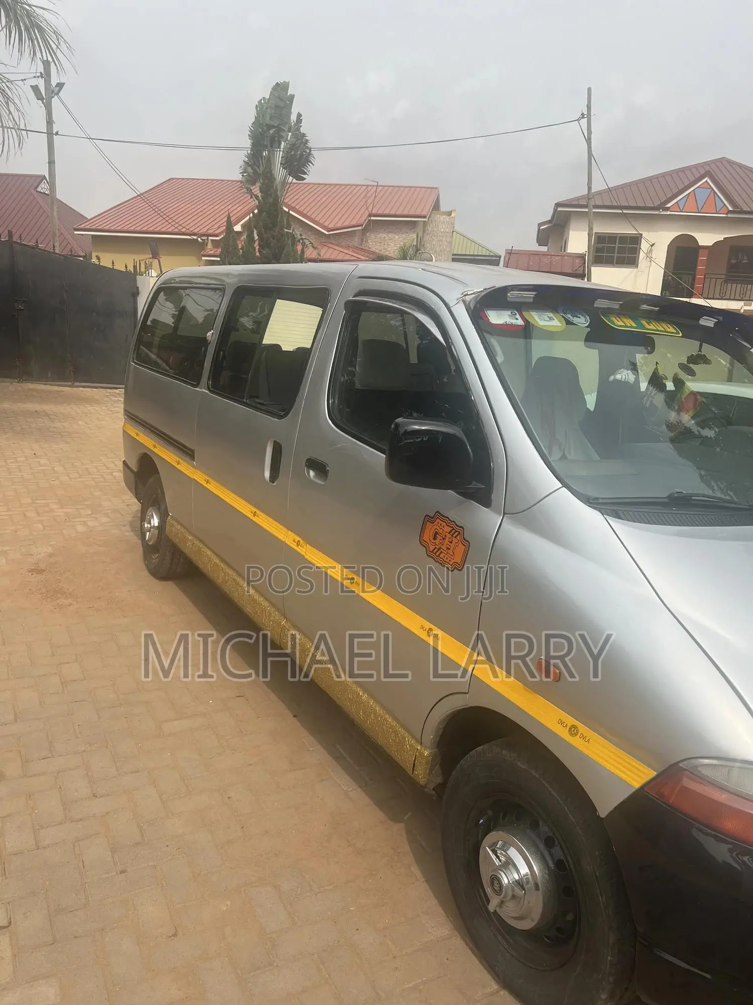 Toyota HiAce 2010 Silver