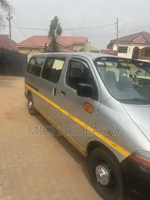 Toyota HiAce 2010 Silver