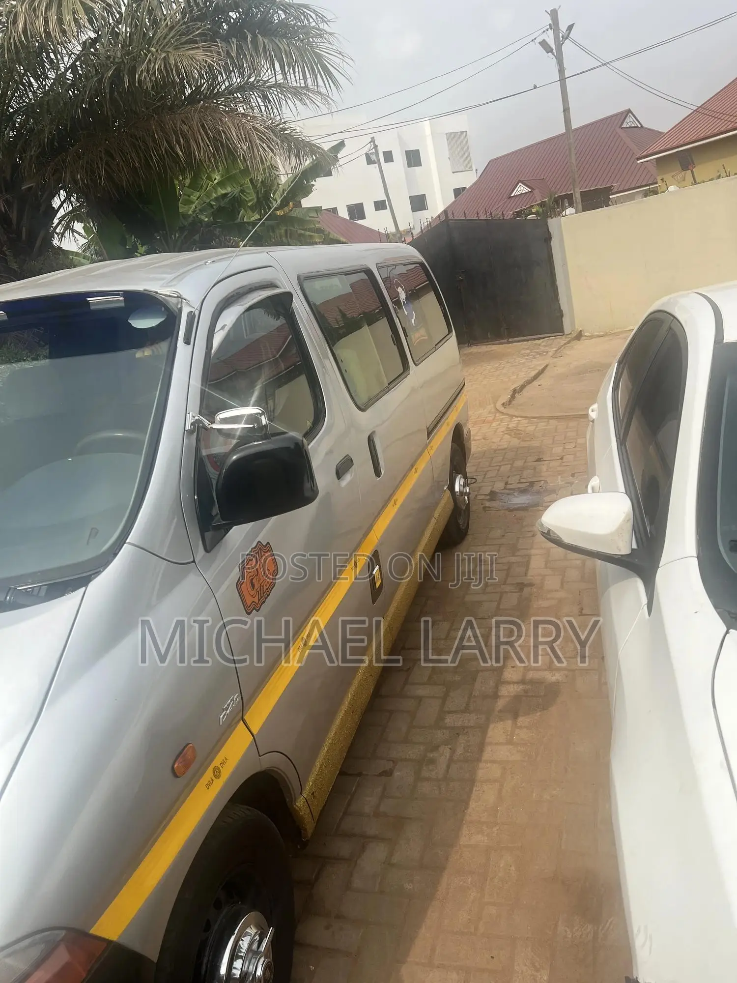 Toyota HiAce 2010 Silver