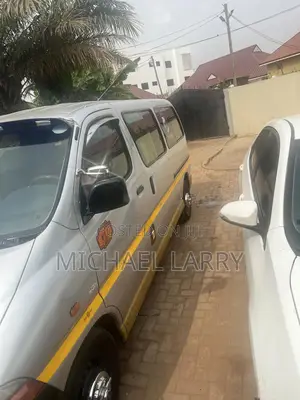 Toyota HiAce 2010 Silver