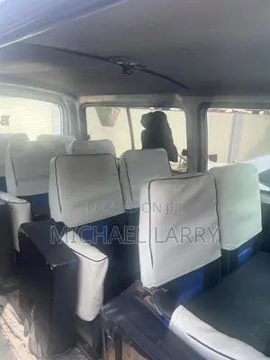 Toyota HiAce 2010 Silver