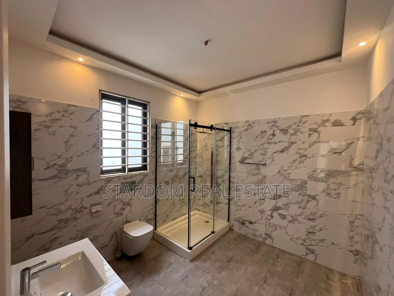 4bdrm Duplex in Ars, East Legon for rent