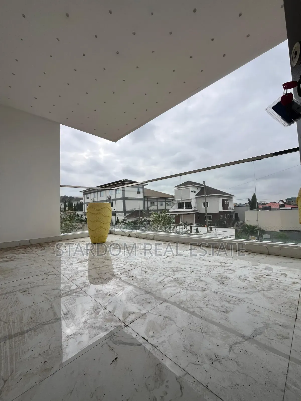 4bdrm Duplex in Ars, East Legon for rent