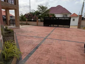 3bdrm Duplex in Adenta for sale