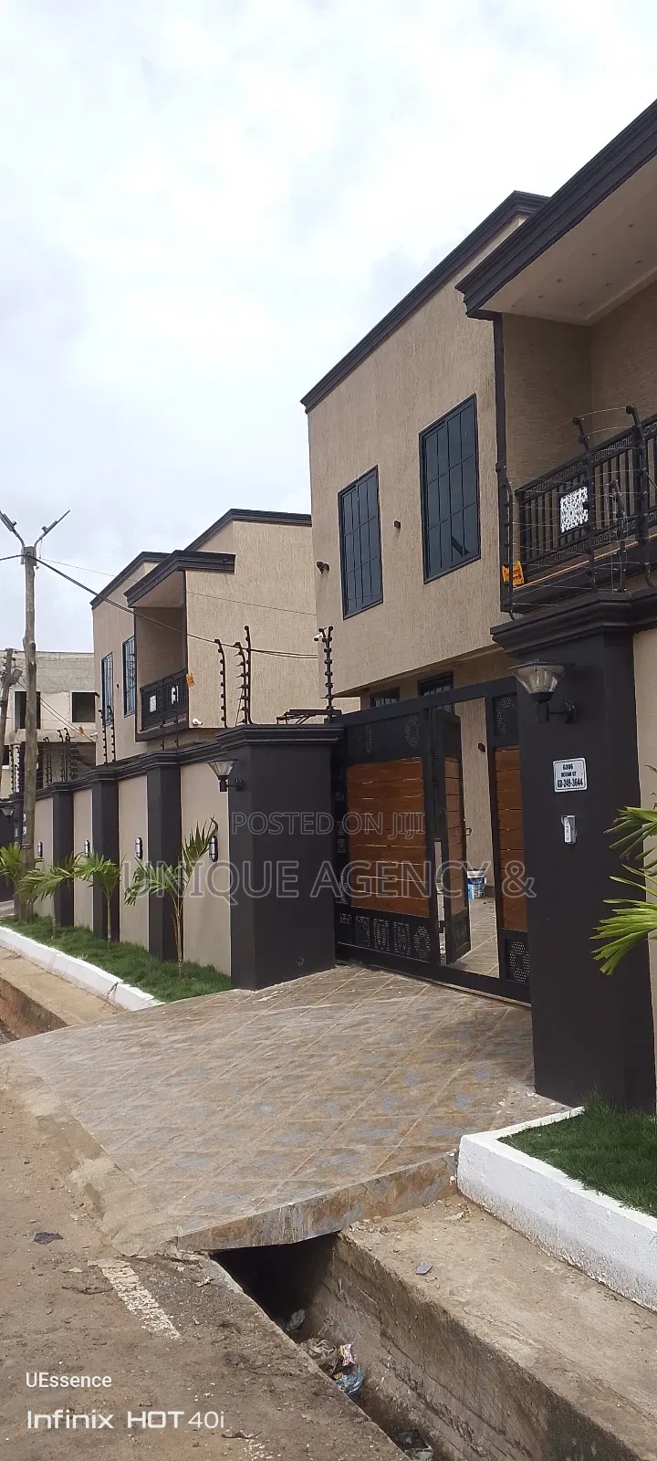3bdrm Duplex in Adenta for sale