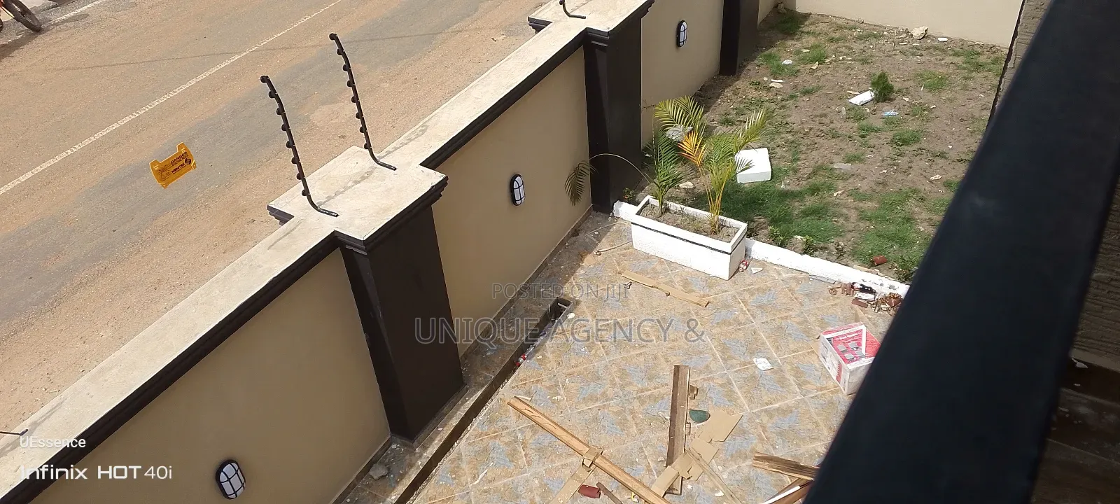 3bdrm Duplex in Adenta for sale