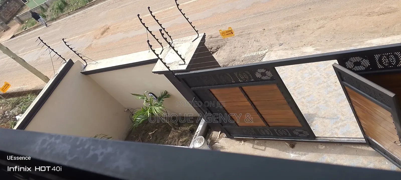 3bdrm Duplex in Adenta for sale