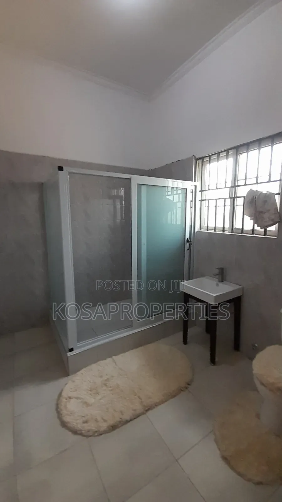 4bdrm House in Adjiringanor, Adjiriganor for rent