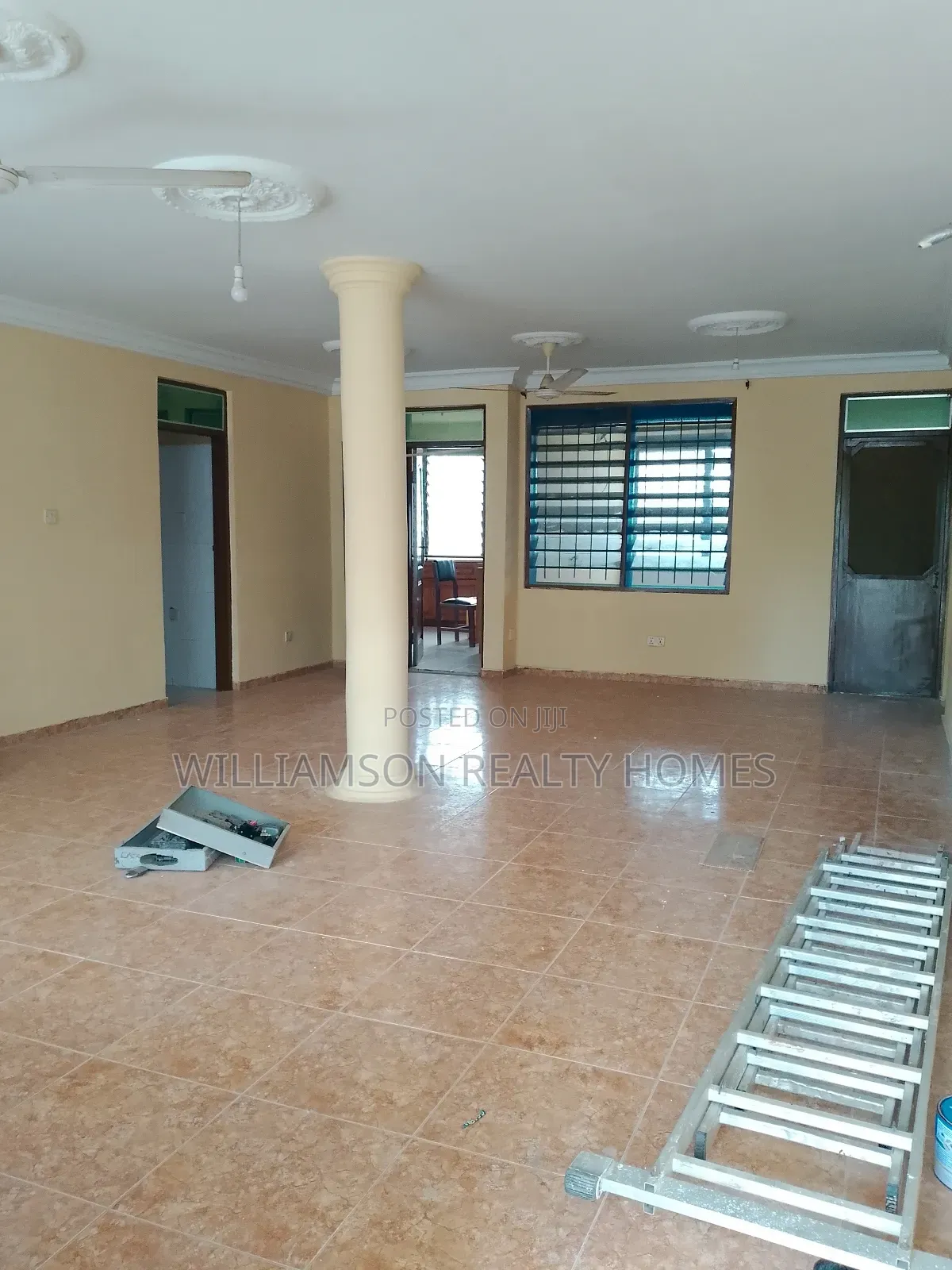 3bdrm Apartment in Community 18 Area, Spintex for rent