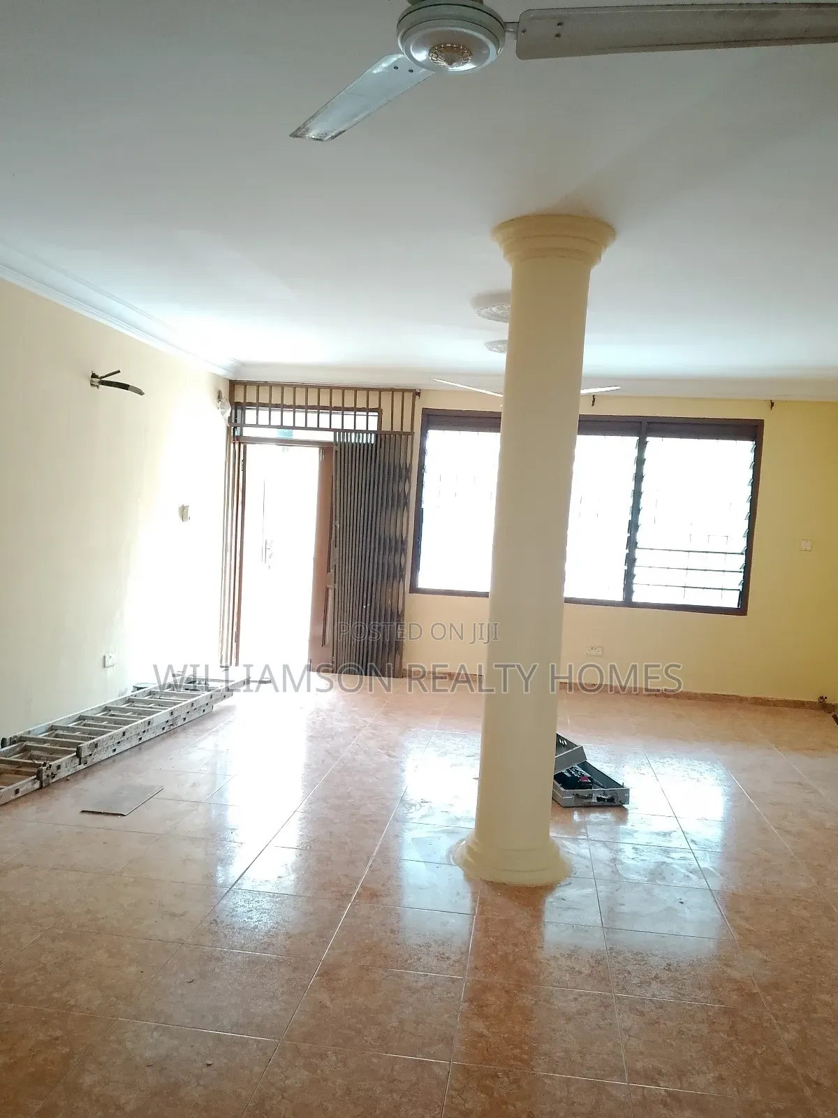 3bdrm Apartment in Community 18 Area, Spintex for rent