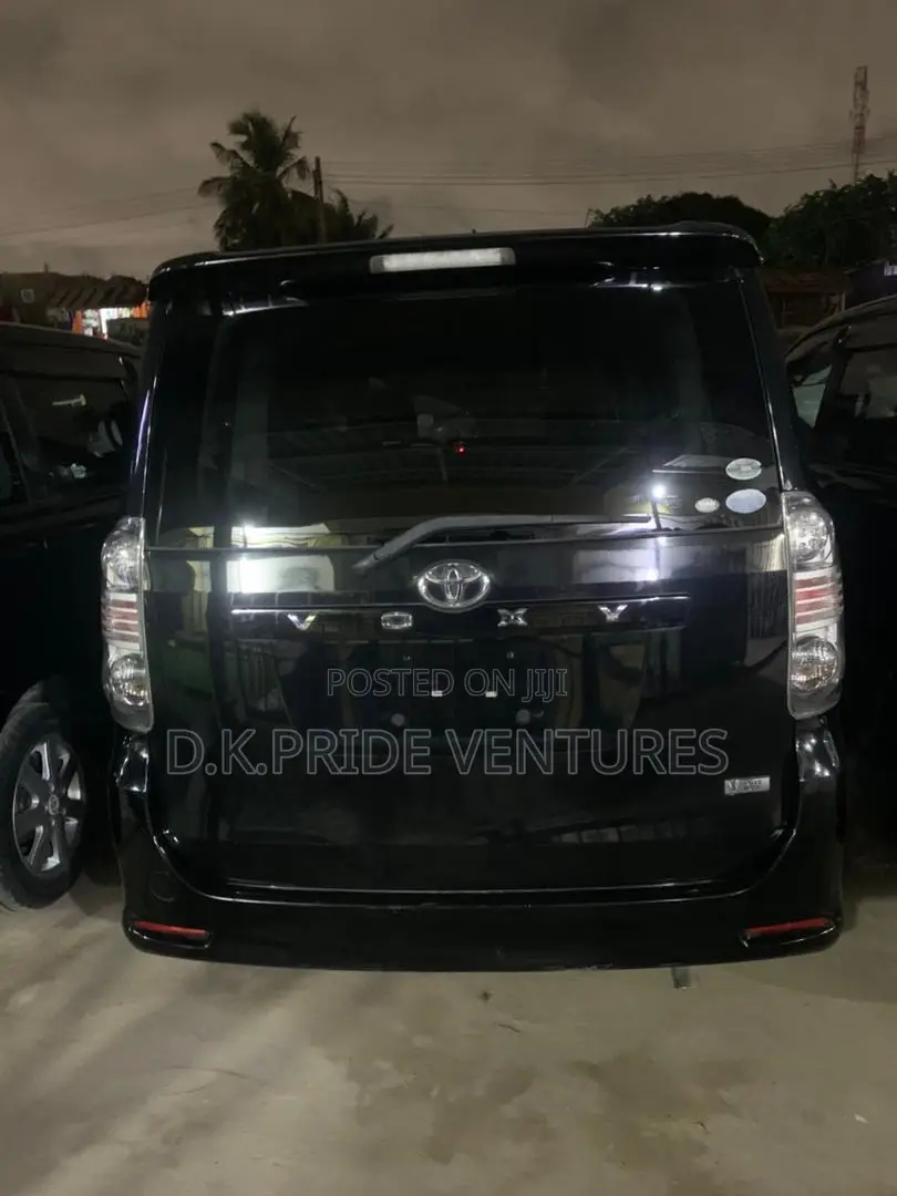 Toyota Voxy 2012 Black
