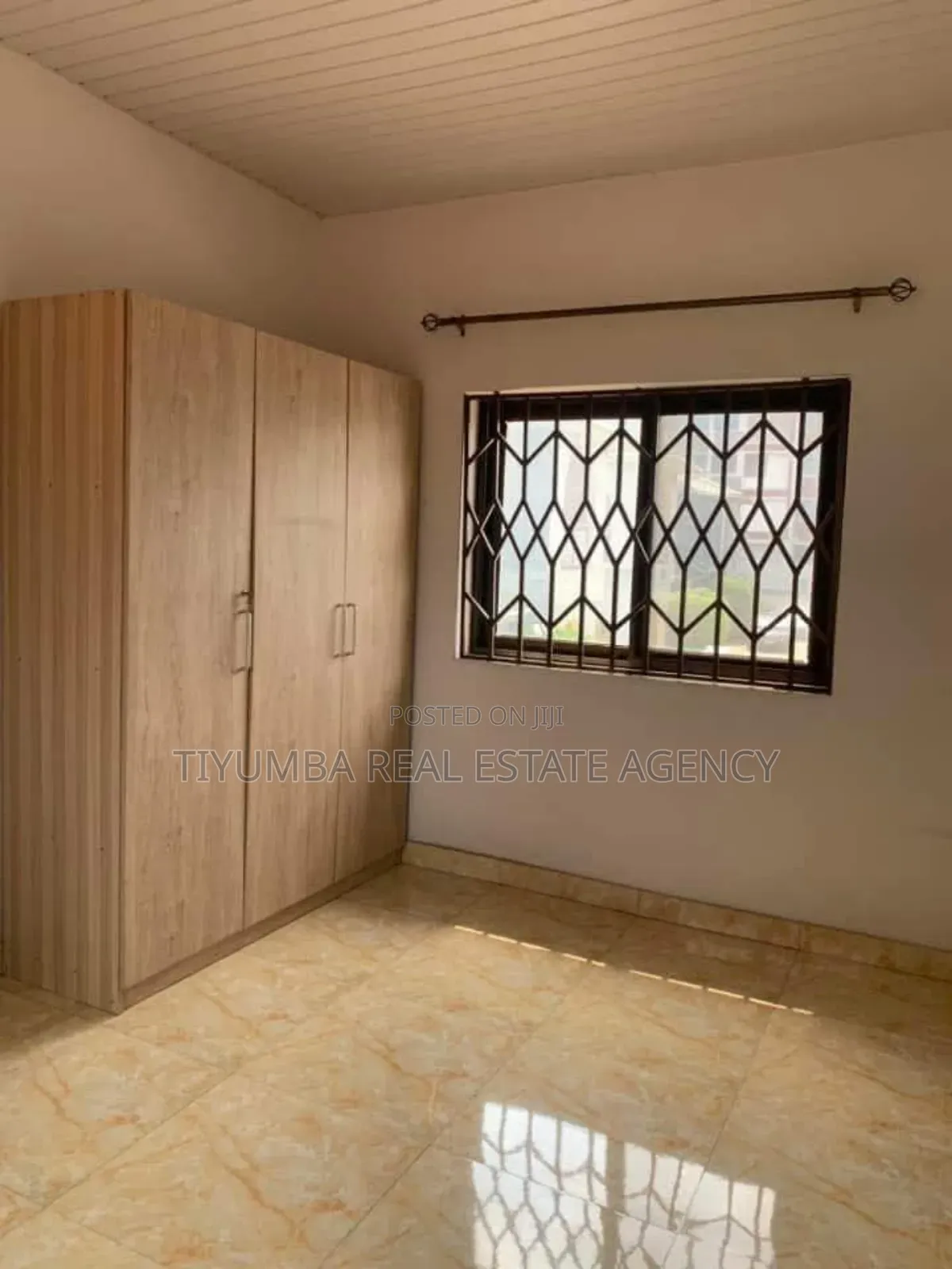 5bdrm House in Tiyumba Real Estate, Pillar 2 for rent