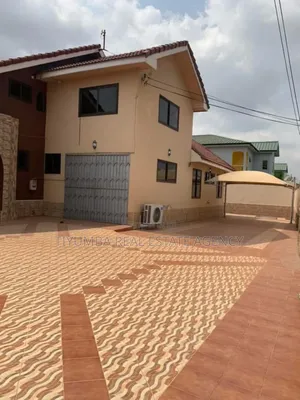 5bdrm House in Tiyumba Real Estate, Pillar 2 for rent
