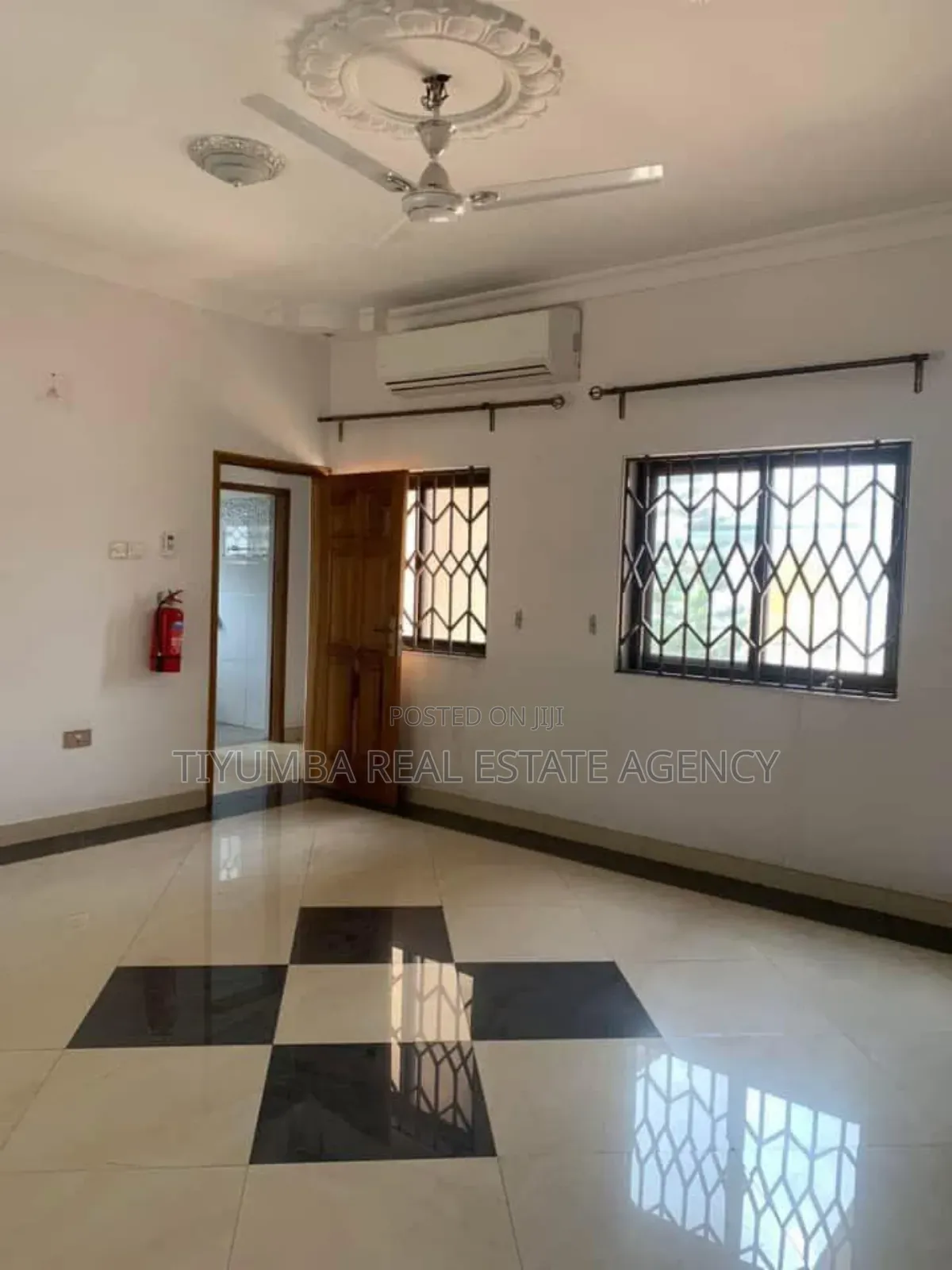 5bdrm House in Tiyumba Real Estate, Pillar 2 for rent