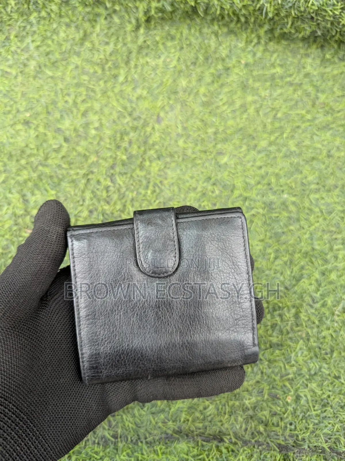 Genuine Leather Compact Sized Wallet (Uk Used)
