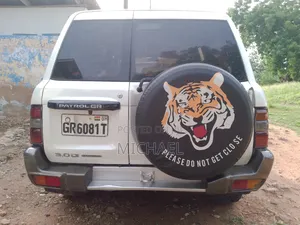 Nissan Patrol 2001 White