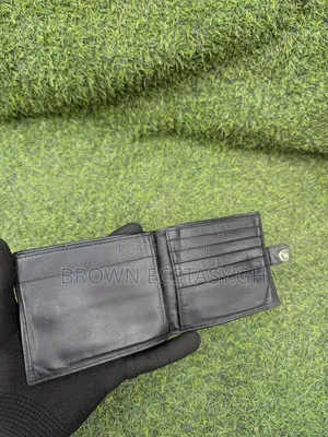 Usa Leather Wallet (Pre-Owned )