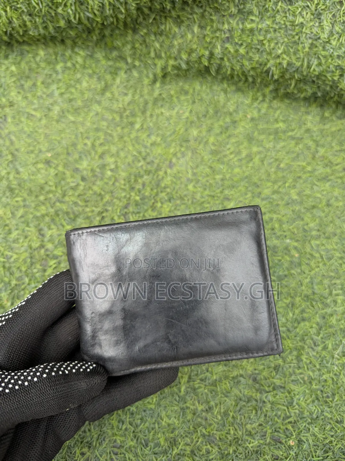 Non Branded Leather Wallet (Uk Used)
