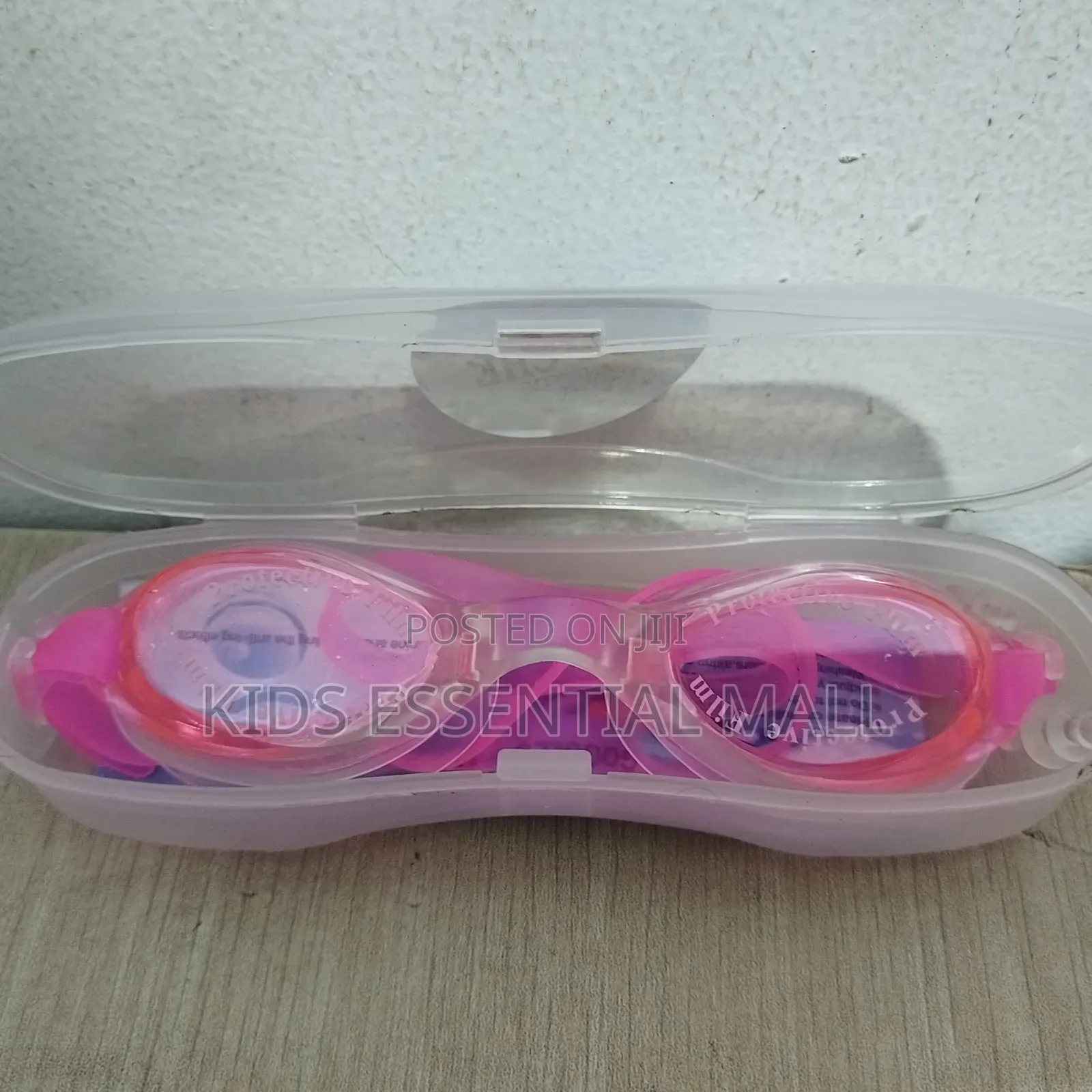 Goggles With Case for Children 1 to 12