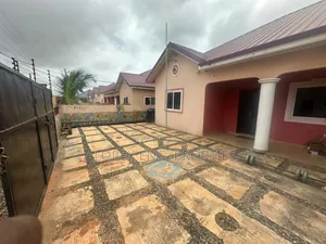 2bdrm House in Com 25, Tema Metropolitan for sale