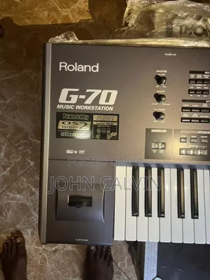 Roland G-70 Keyboard