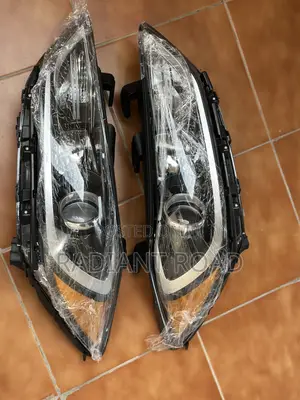 Hyundai Elantra 2017-2018 Headlight