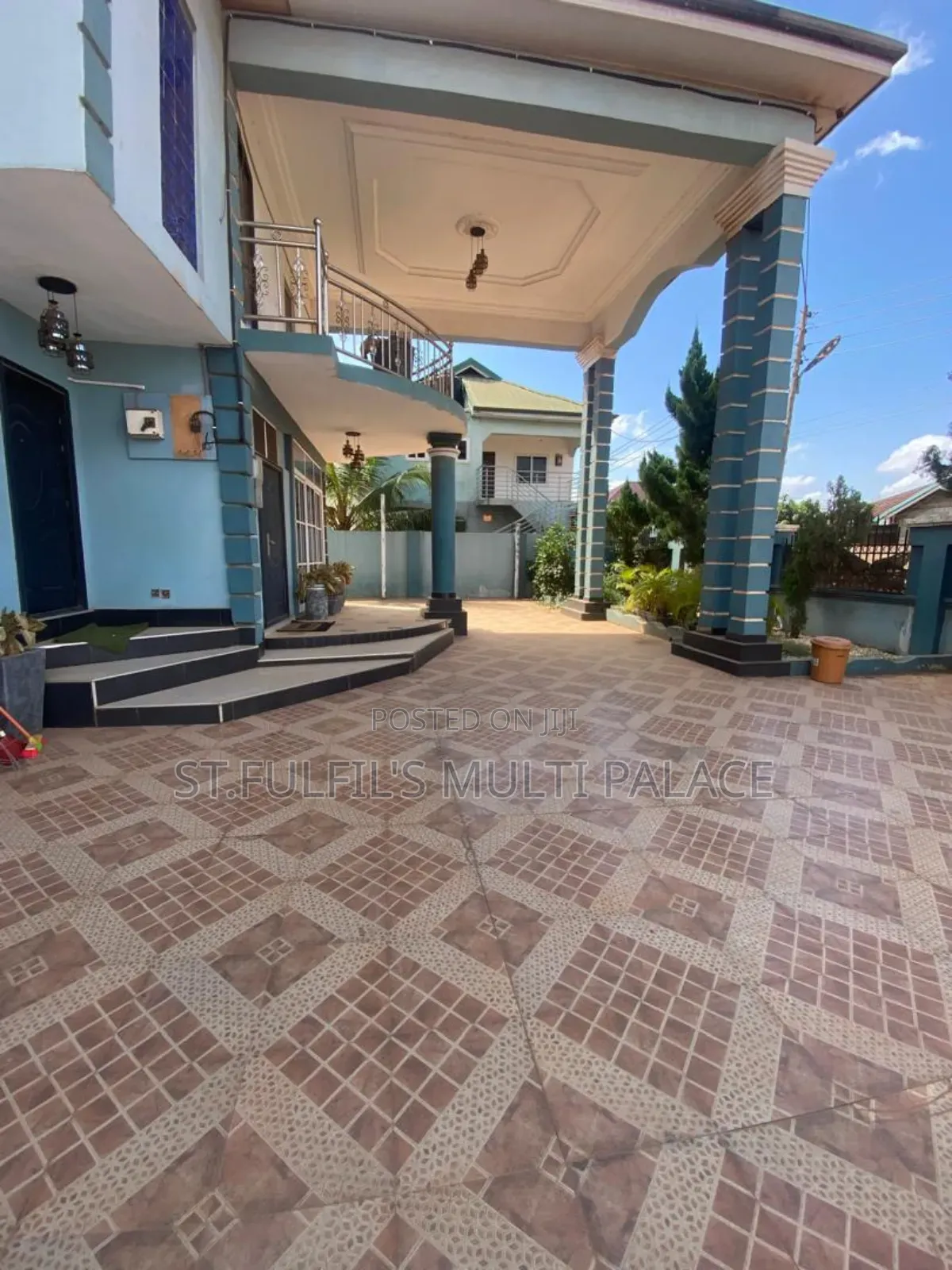 5bdrm House in Adenta Adjacent To for rent