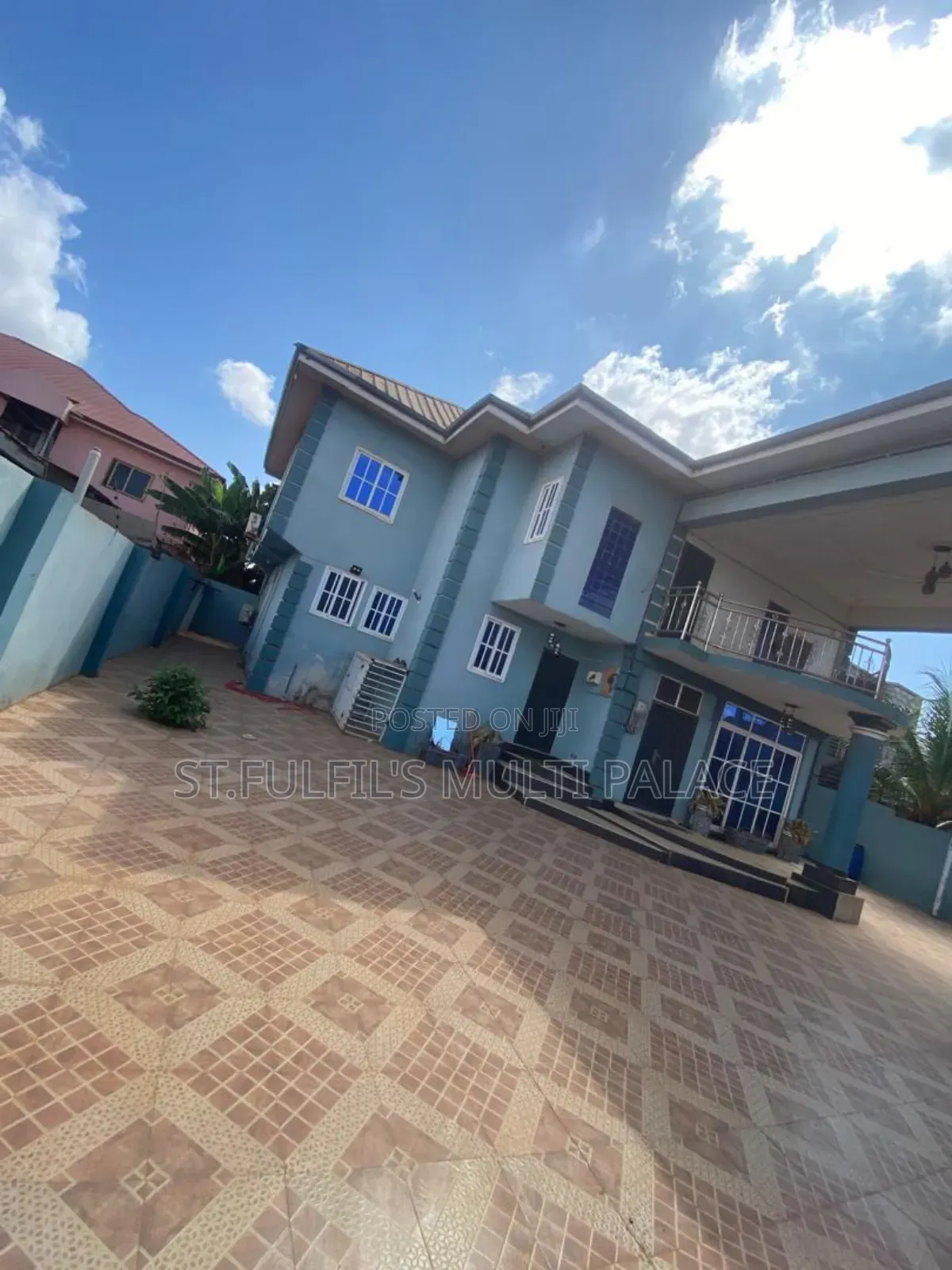 5bdrm House in Adenta Adjacent To for rent