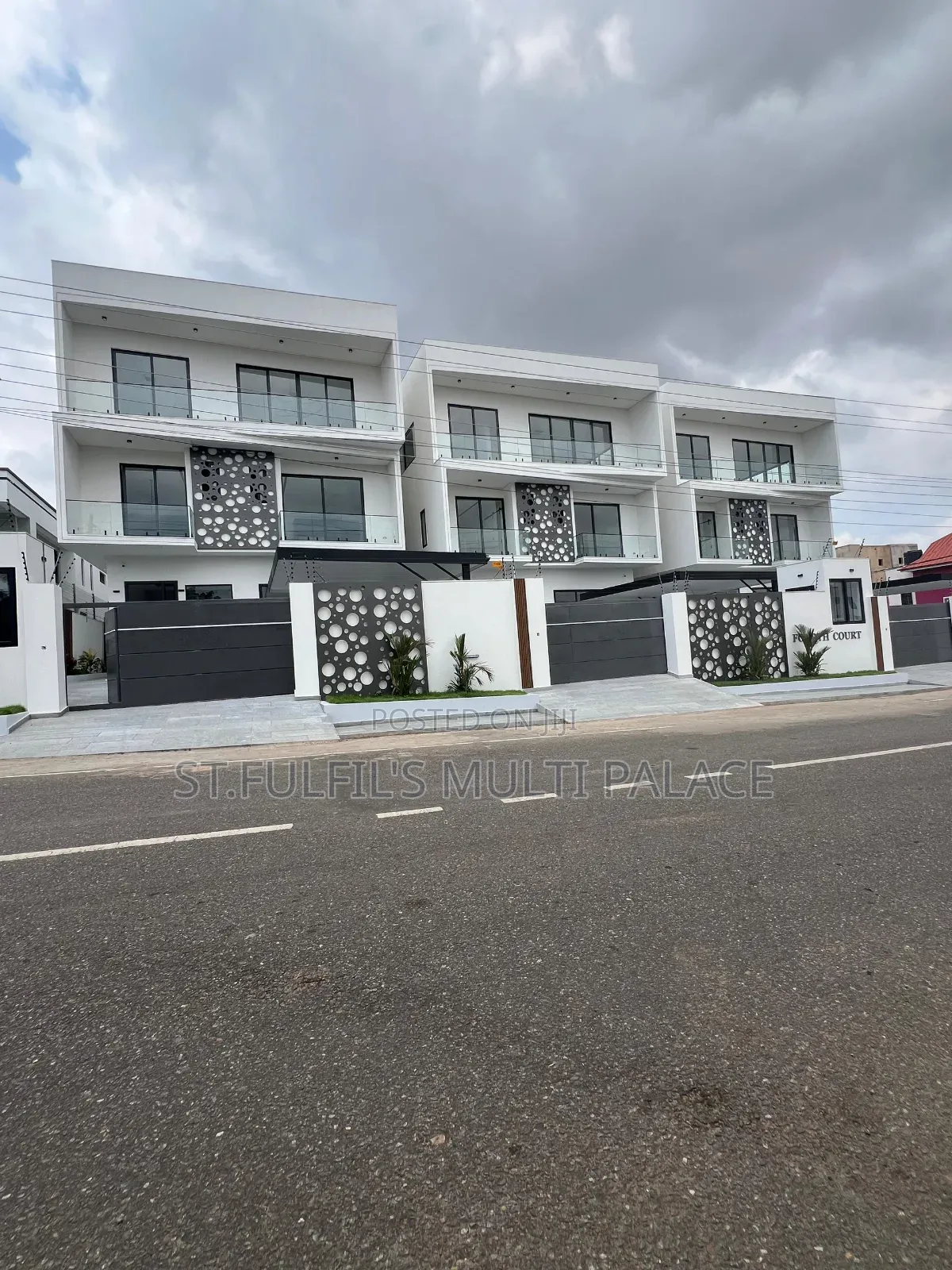 5bdrm House in East Legon Mempasem for sale