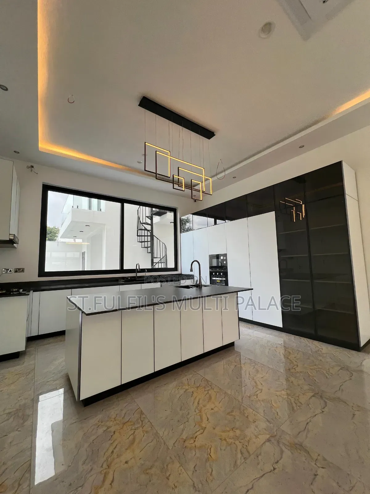 5bdrm House in East Legon Mempasem for sale