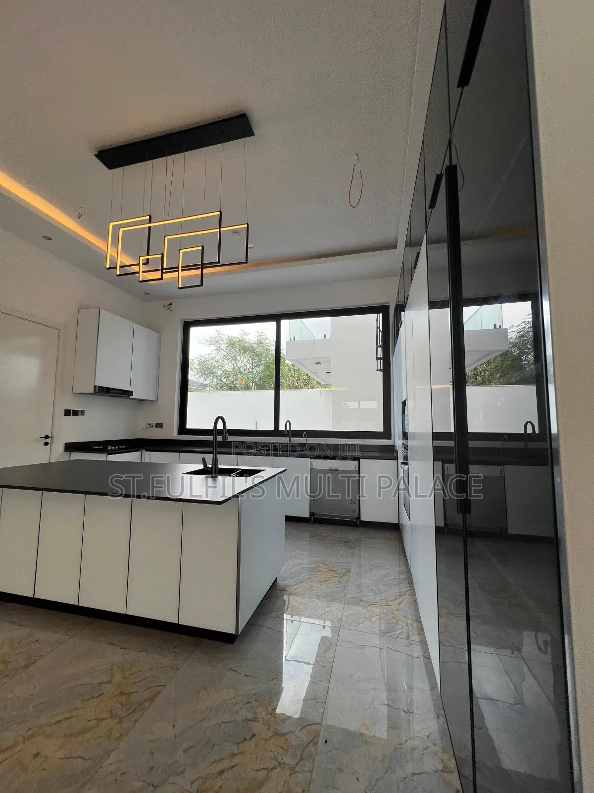 5bdrm House in East Legon Mempasem for sale