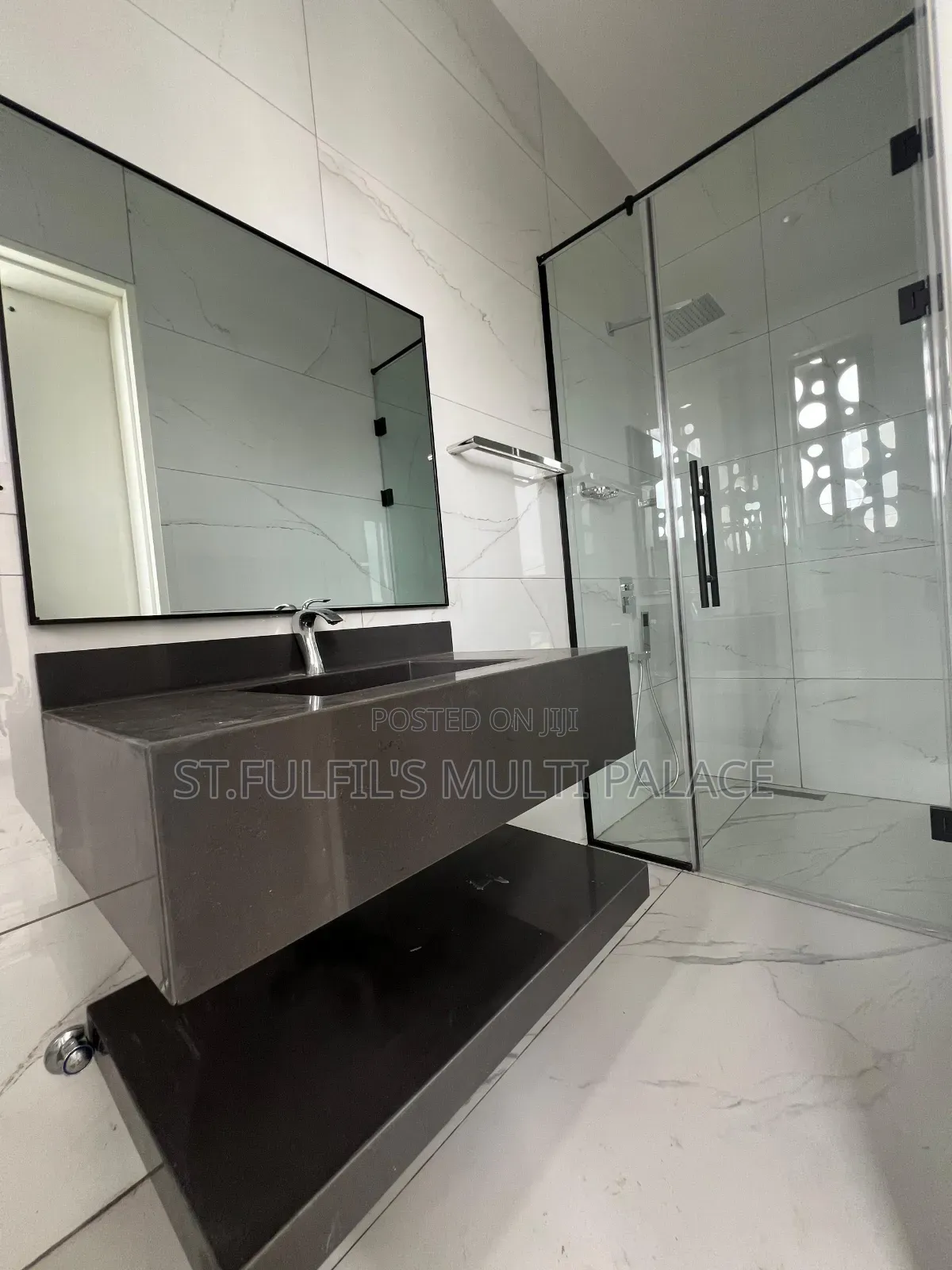 5bdrm House in East Legon Mempasem for sale