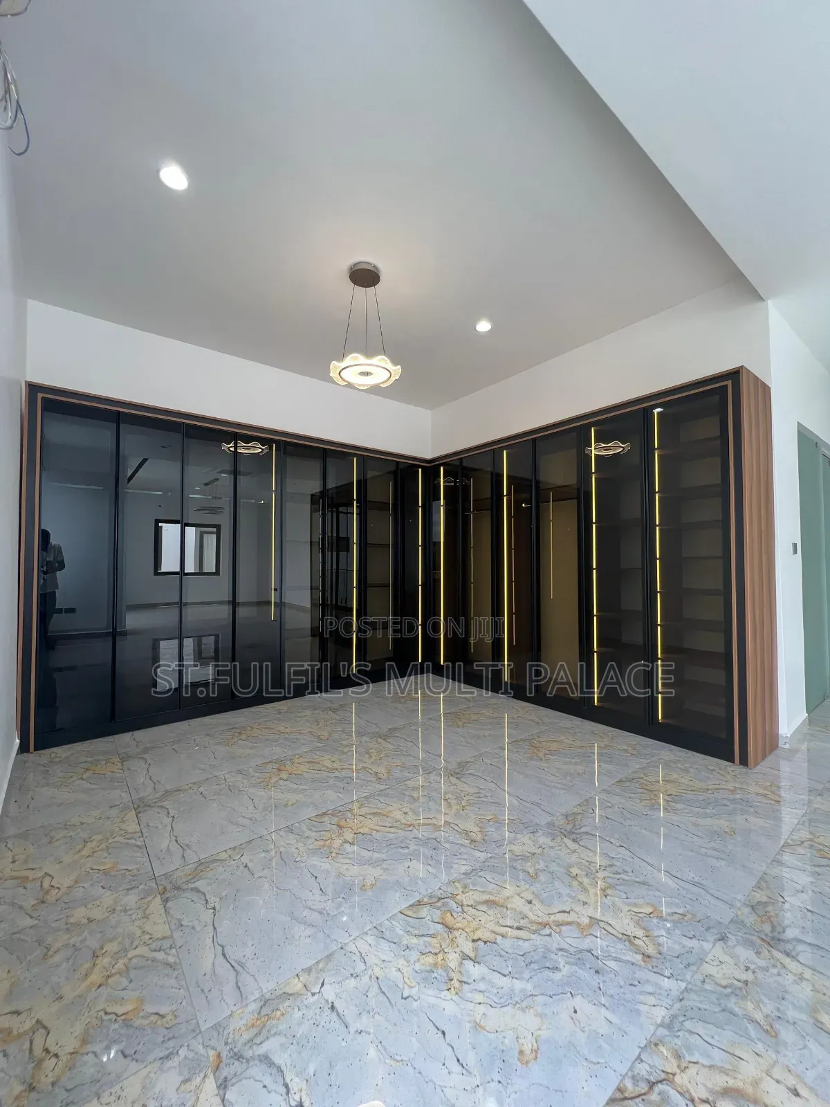 5bdrm House in East Legon Mempasem for sale