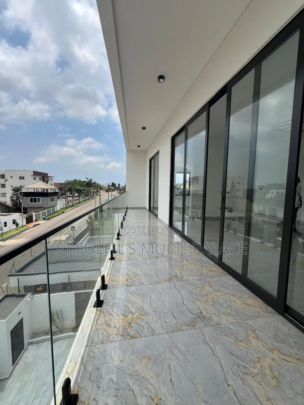 5bdrm House in East Legon Mempasem for sale