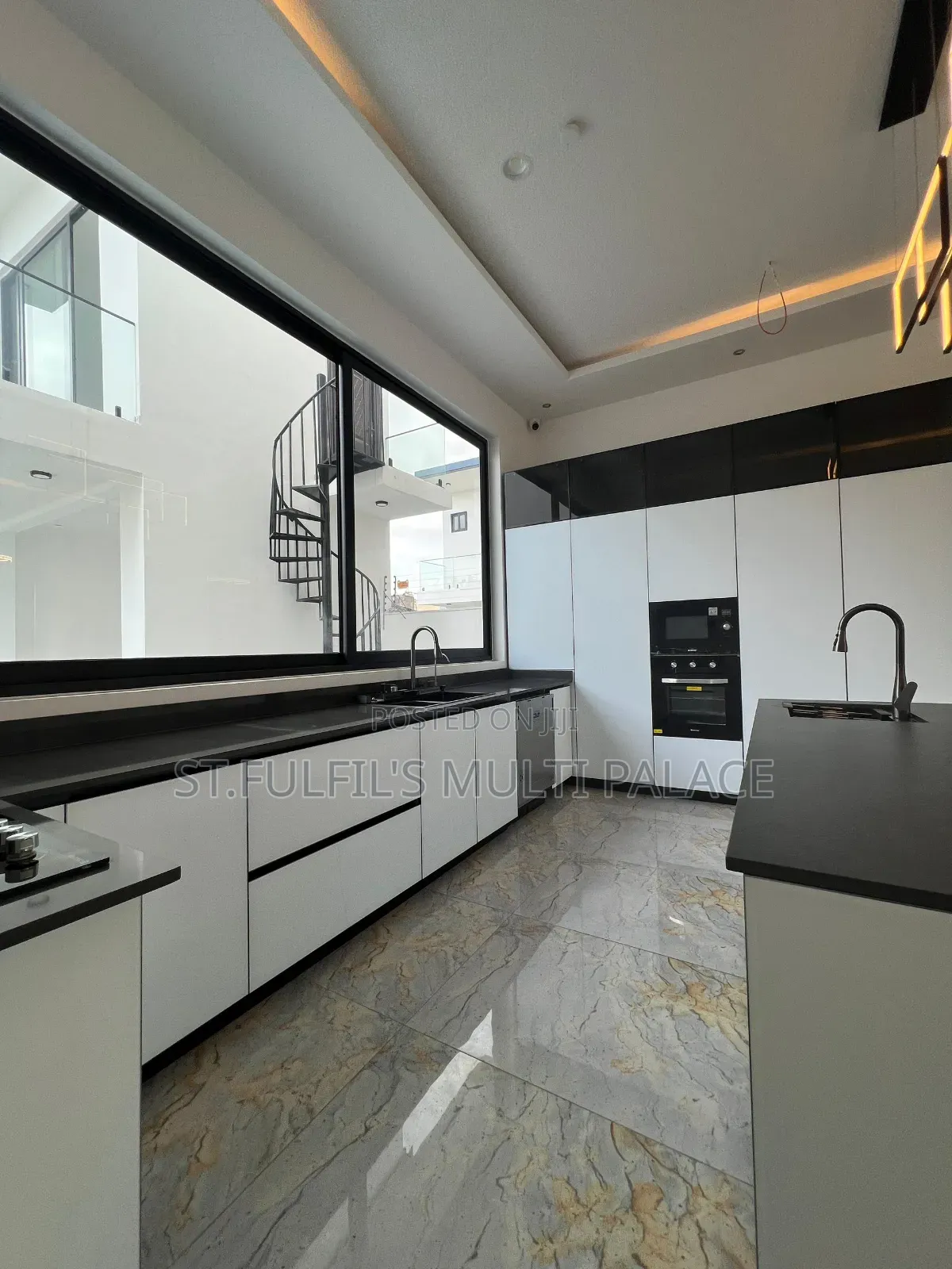 5bdrm House in East Legon Mempasem for sale