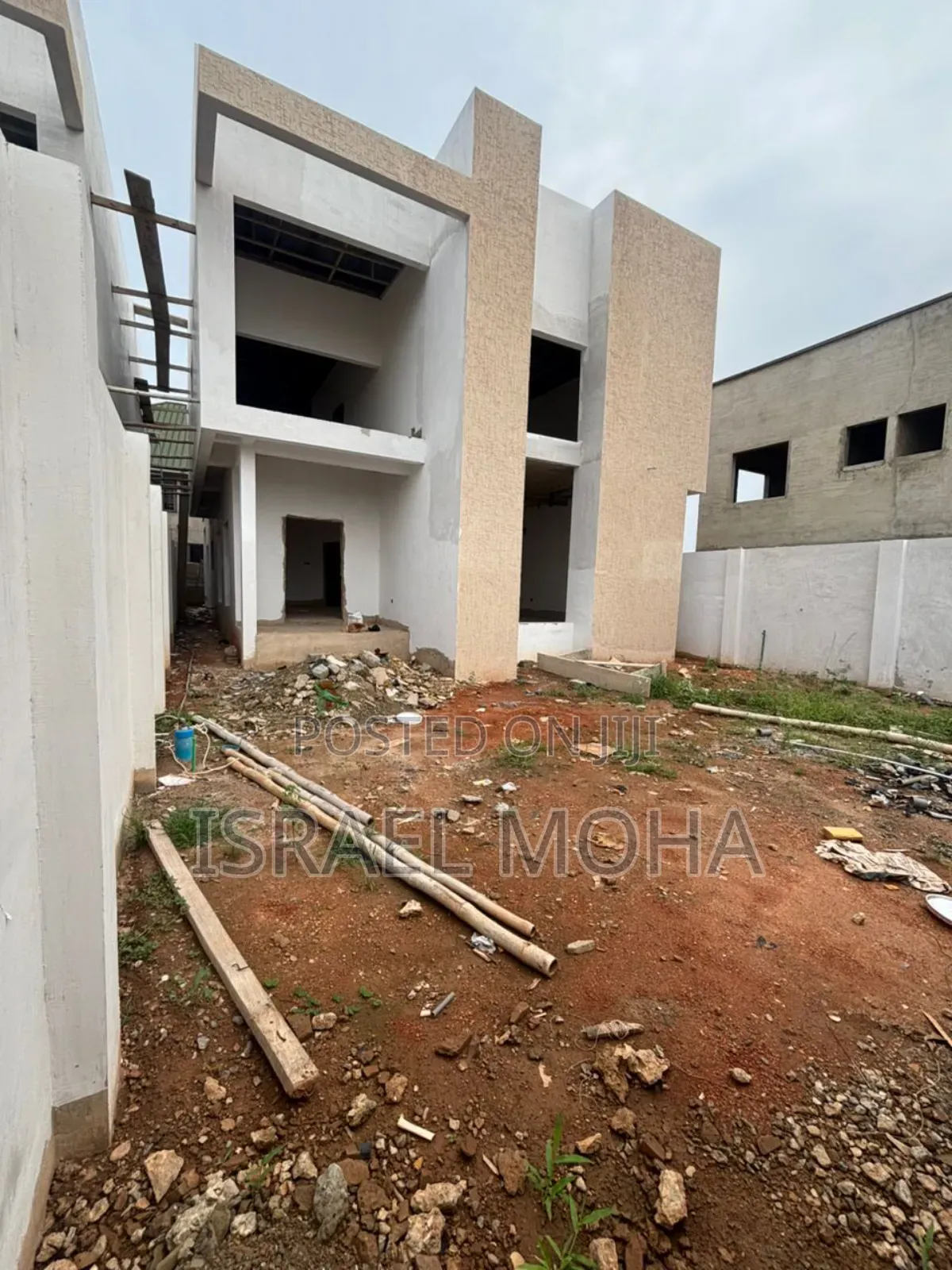 Eexecutive 5 Bedroom Duplex House for Sale at Oyarifa