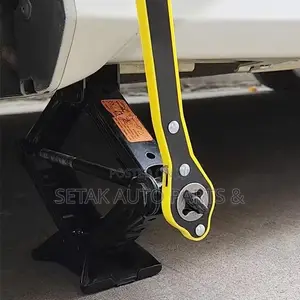 Car Jack Wrench Ratchet Lever Scissor Car Tire Changing Tool