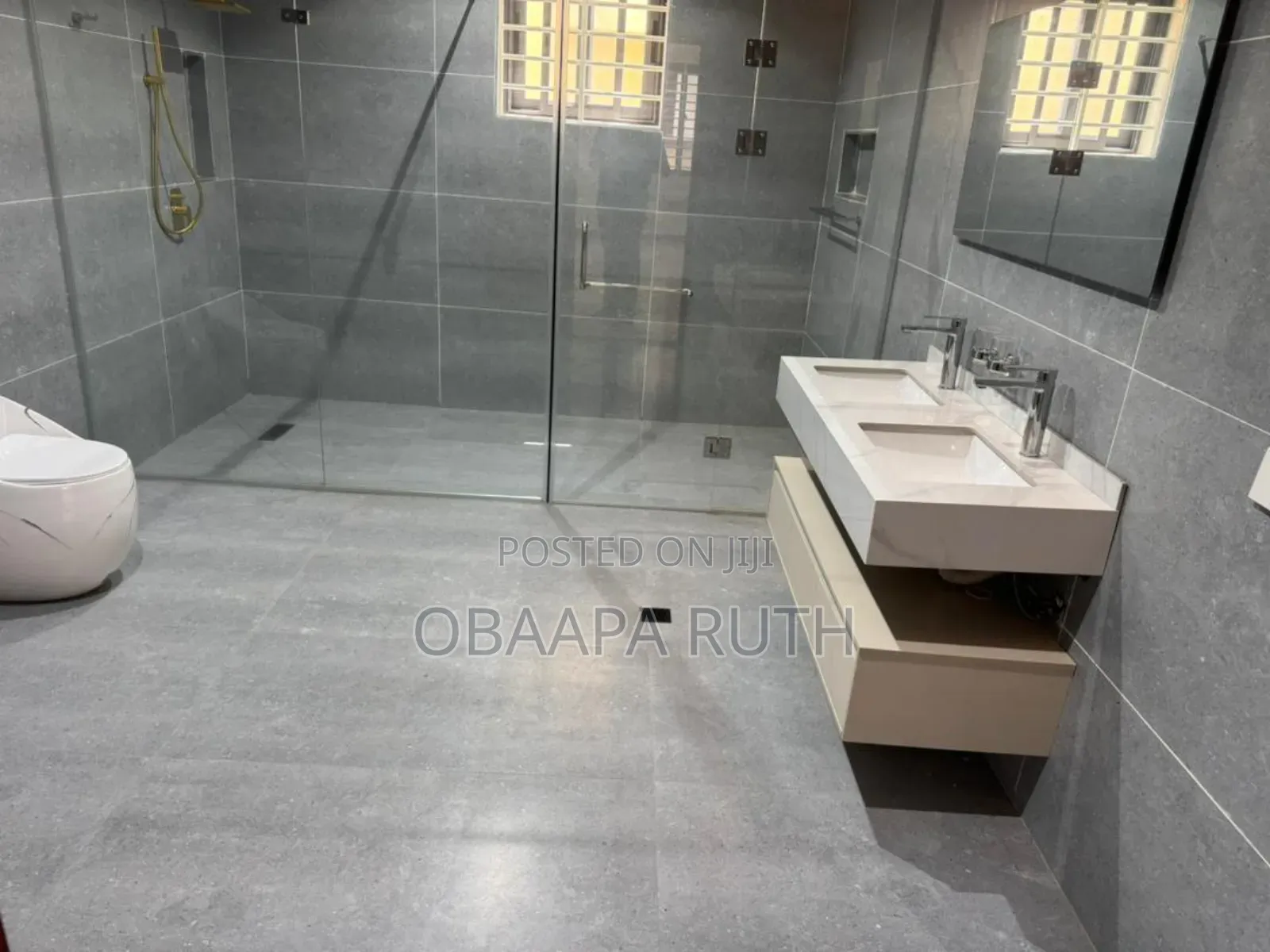 Furnished 5bdrm Duplex in Adjiriganor for sale