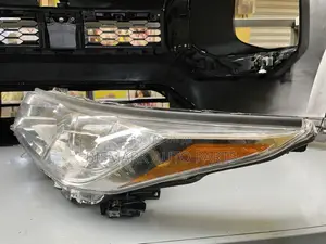 Toyota Highlander 2016-2017 Headlight