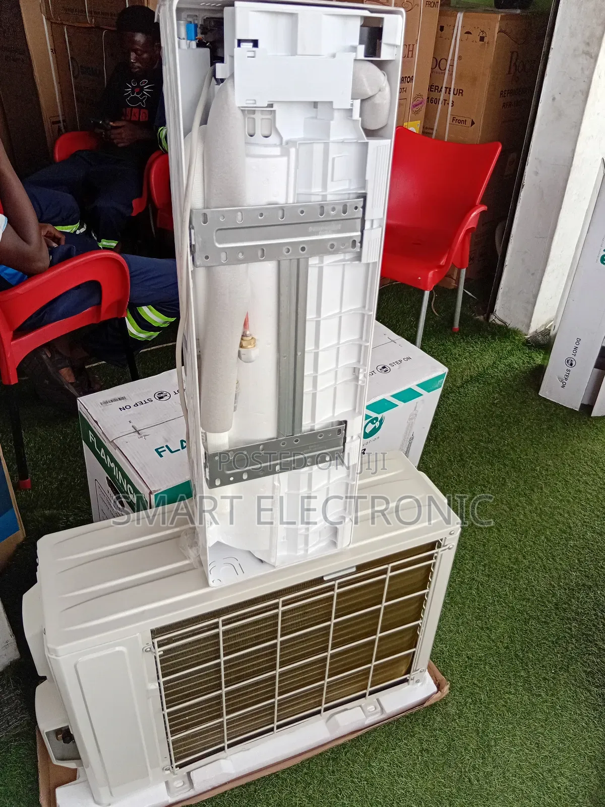 Compact Design
Flamino Air Conditioning 1.5hp Split System