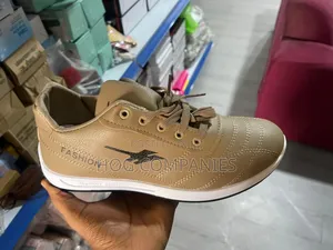 Casual Platform Sneakers Fashion Shoes - Fast Delivery in 2 Hours